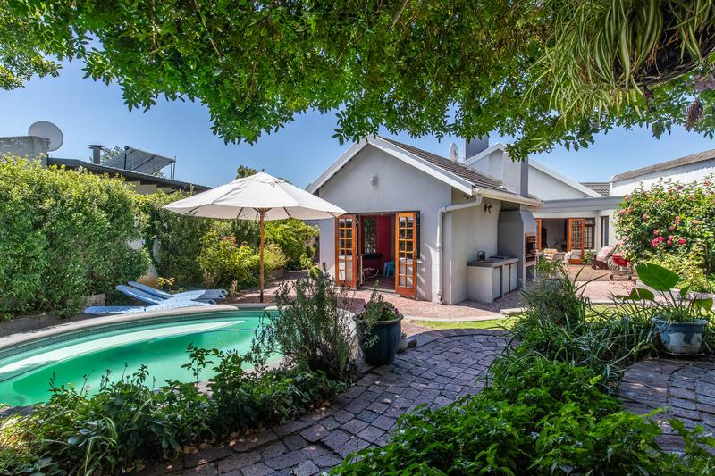 3 Bedroom Property for Sale in Constantia Western Cape